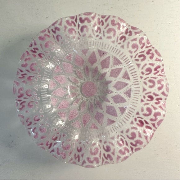 Sydenstricker Glass Pink Daisy Flower Candy Dish - Picture 2 of 4